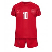 Maglie da calcio Danimarca Christian Eriksen #10 Prima Maglia Bambino Mondiali 2022 Manica Corta (+ Pantaloni corti)